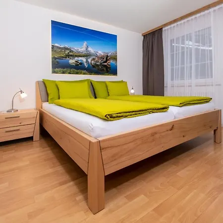 Apartment Aura *