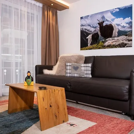 Apartment Aura